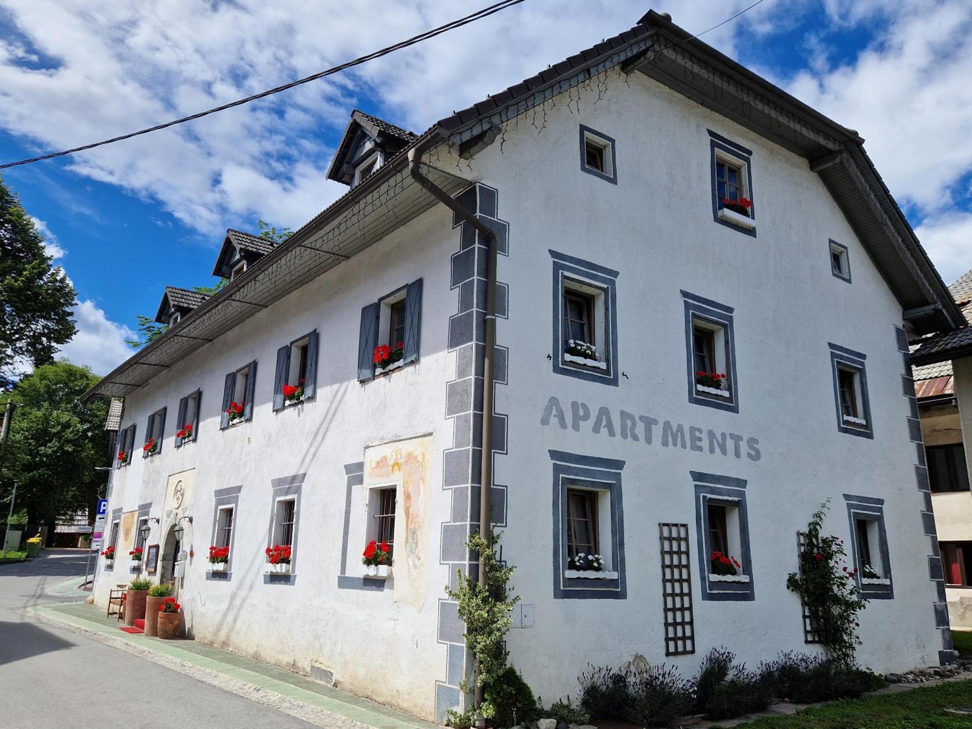Apartments Belopeski Dvori Kranjska Gora Exterior photo